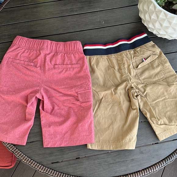2 pairs of Tommy Hilfiger shorts - Picture 2 of 4